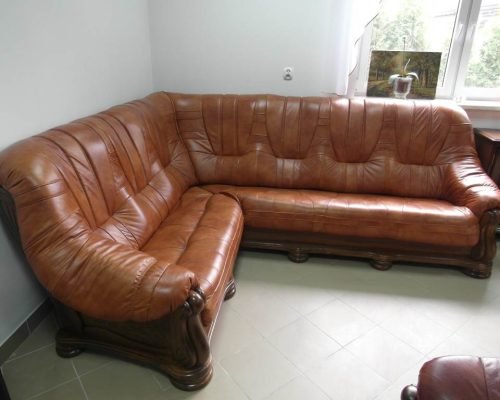 Elegant Prestige Traditional Country Sofas Real Leather or Fabric