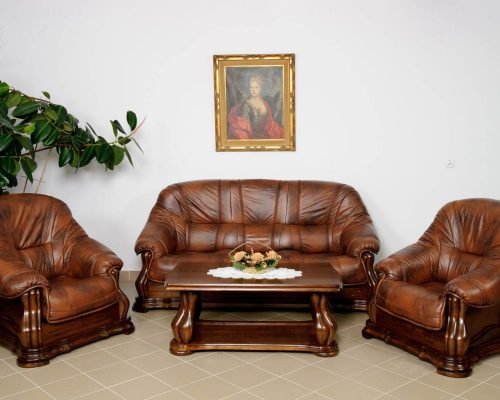 Elegant Prestige Traditional Country Sofas Real Leather or Fabric