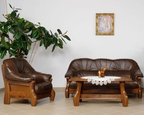 Elegant Prestige Traditional Country Sofas Real Leather or Fabric